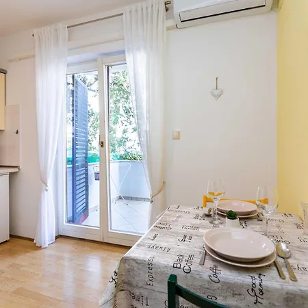 Franka, Vantacici-malinska, Island Krk Apartment